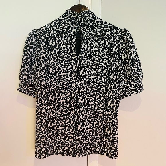 Express high neck puff sleeve cheetah print top! - Picture 2 of 8